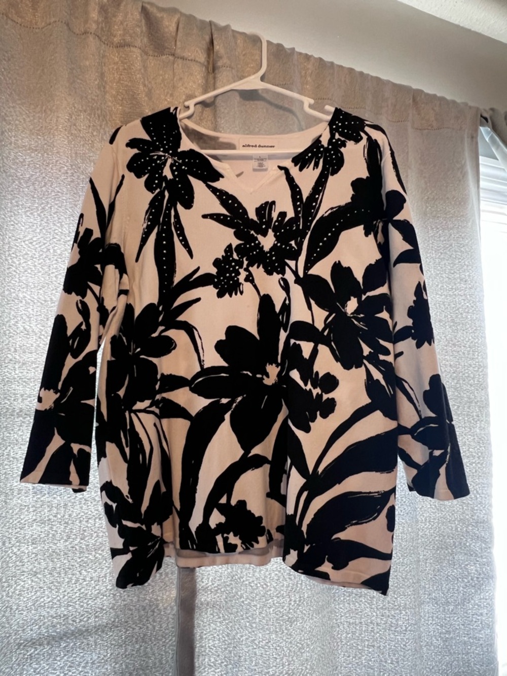 Alfred Dunner Black and Cream Floral Long Sleeve Top